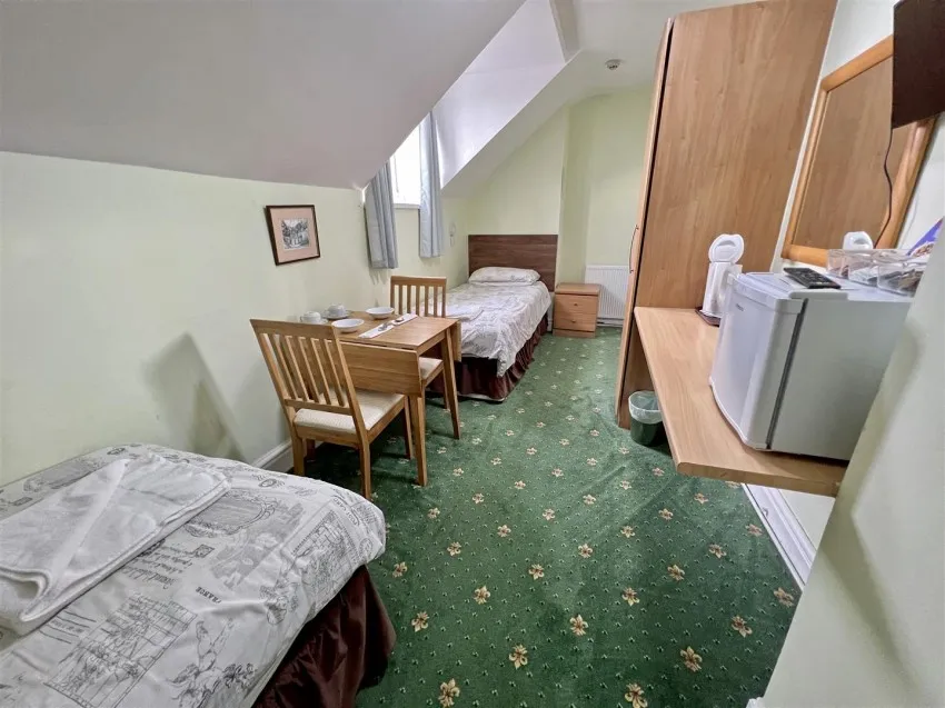 209-211 Gloucester Road, Patchway, Bristol, BS34 6ND
