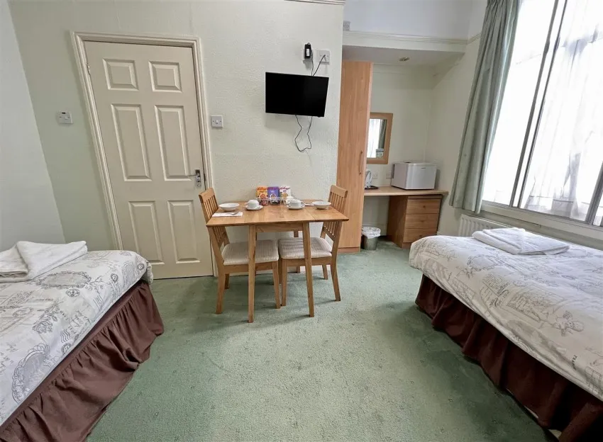 209-211 Gloucester Road, Patchway, Bristol, BS34 6ND