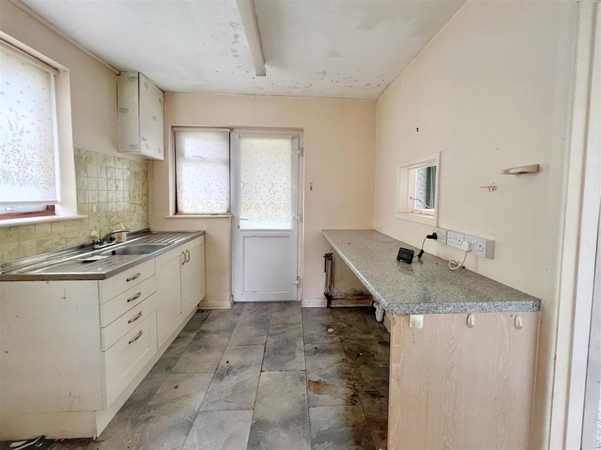 Parkwall Crescent, Barrs Court, Bristol, BS30 8HP