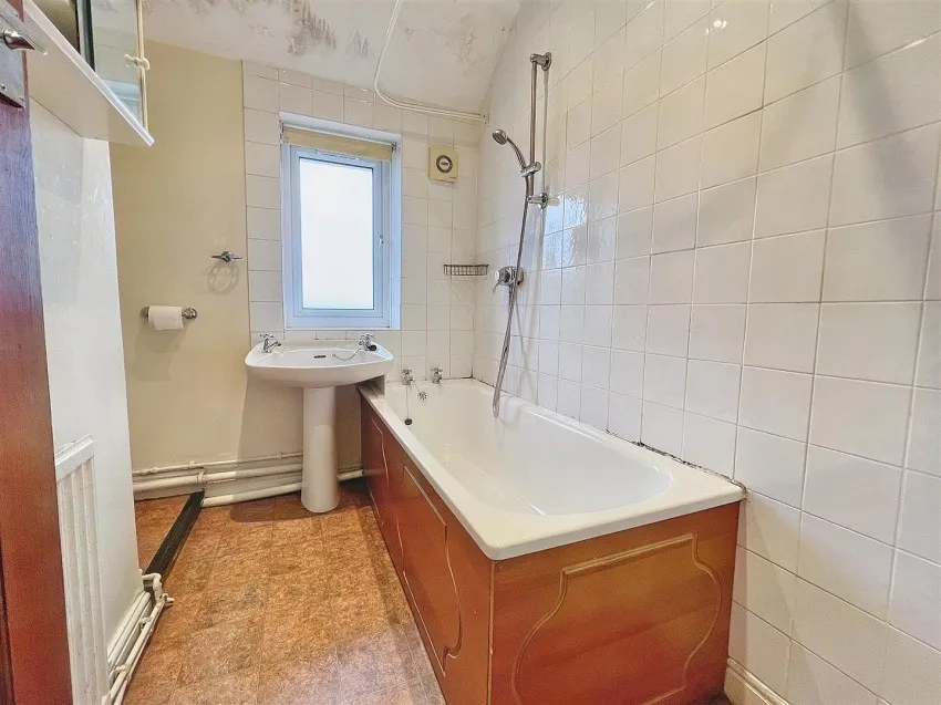 Queens Road, Knowle, Bristol, BS4 2LU