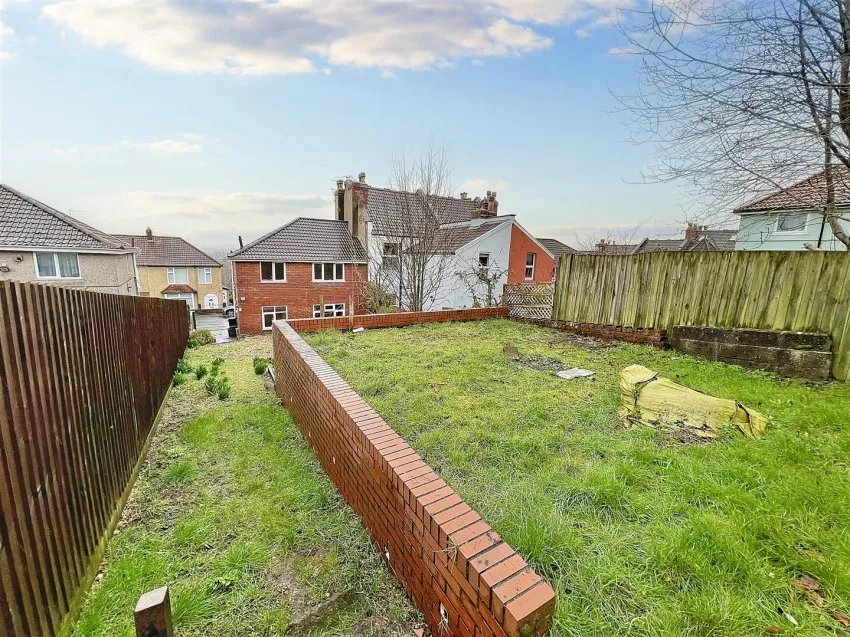 Queens Road, Knowle, Bristol, BS4 2LU