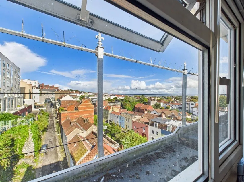 10, Sutherland Place, Clifton, Bristol, BS8 2TZ