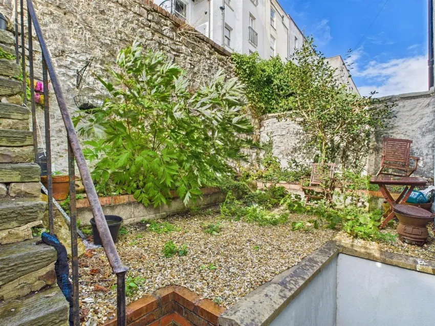 10, Sutherland Place, Clifton, Bristol, BS8 2TZ