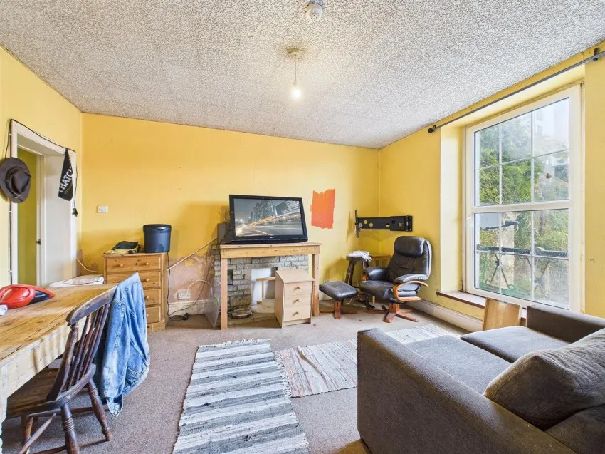 10, Sutherland Place, Clifton, Bristol, BS8 2TZ