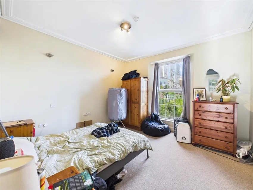 10, Sutherland Place, Clifton, Bristol, BS8 2TZ