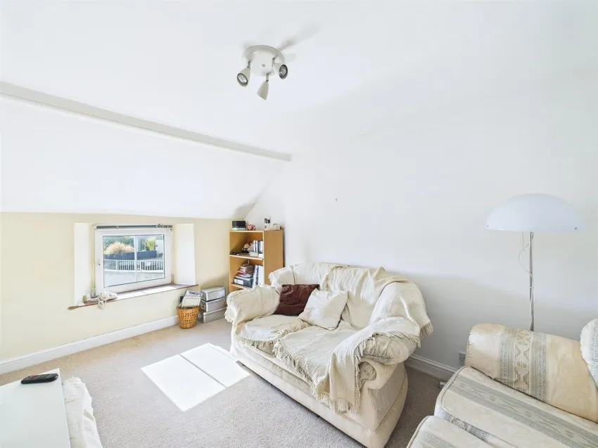 10, Sutherland Place, Clifton, Bristol, BS8 2TZ