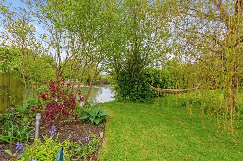 Crofton Cottage, Bath Road, Bitton, Bristol, BS30 6LW