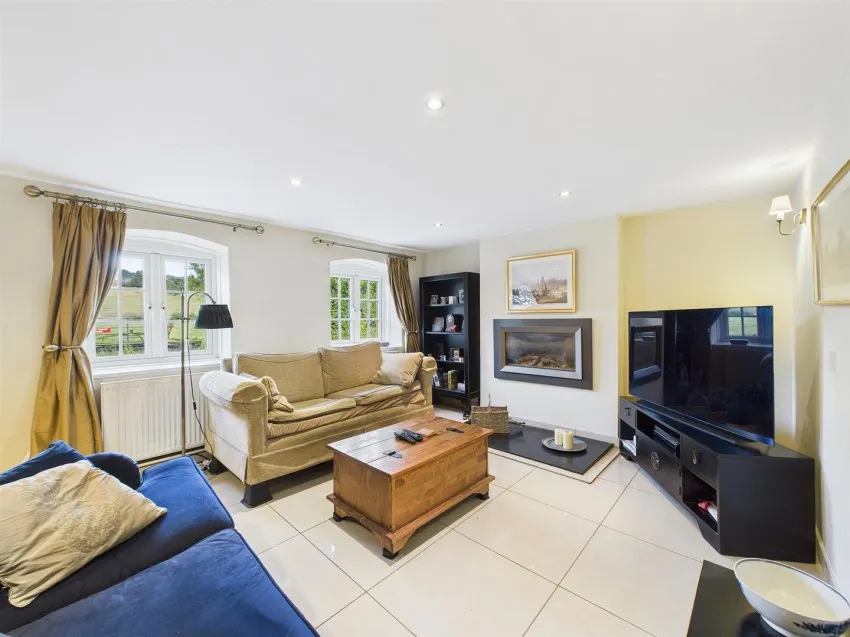 Crofton Cottage, Bath Road, Bitton, Bristol, BS30 6LW