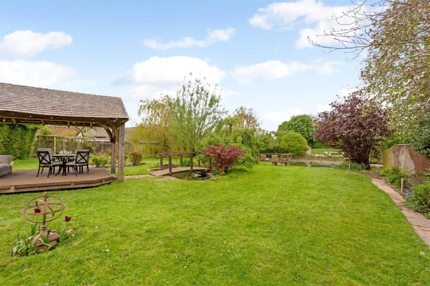Crofton Cottage, Bath Road, Bitton, Bristol, BS30 6LW