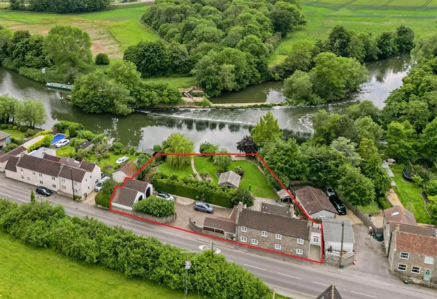 Crofton Cottage, Bath Road, Bitton, Bristol, BS30 6LW