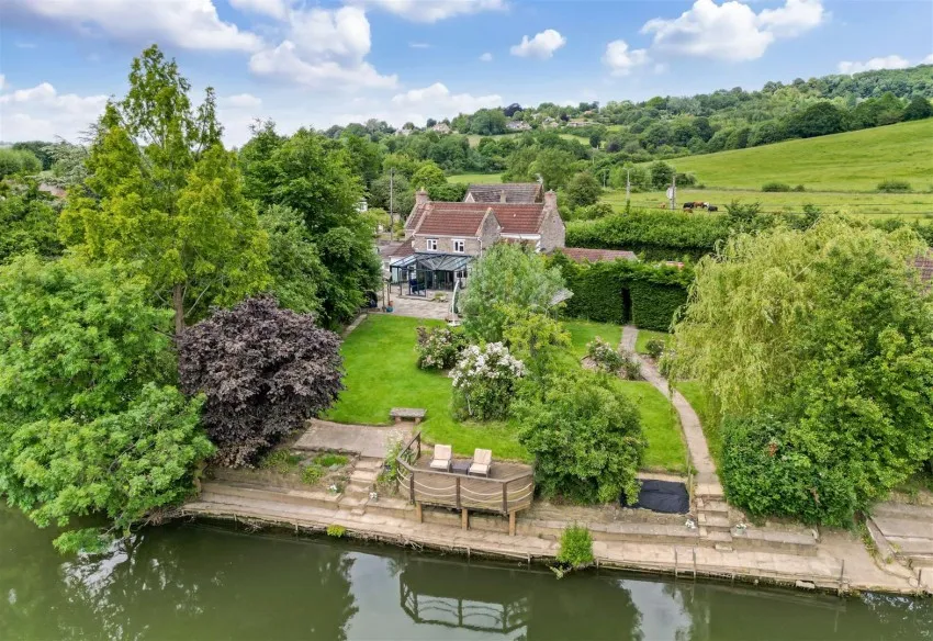 Crofton Cottage, Bath Road, Bitton, Bristol, BS30 6LW