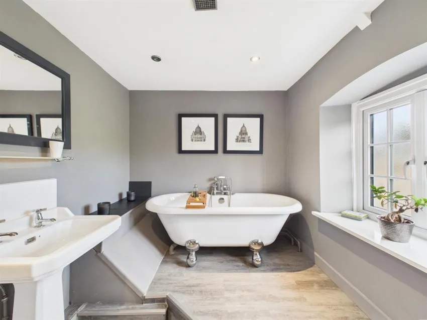 Crofton Cottage, Bath Road, Bitton, Bristol, BS30 6LW