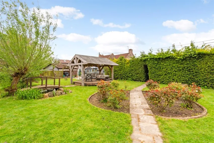 Crofton Cottage, Bath Road, Bitton, Bristol, BS30 6LW