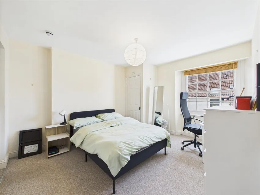 6,
                                Clevedon Terrace, Cotham,
                                Bristol, BS6 5TX