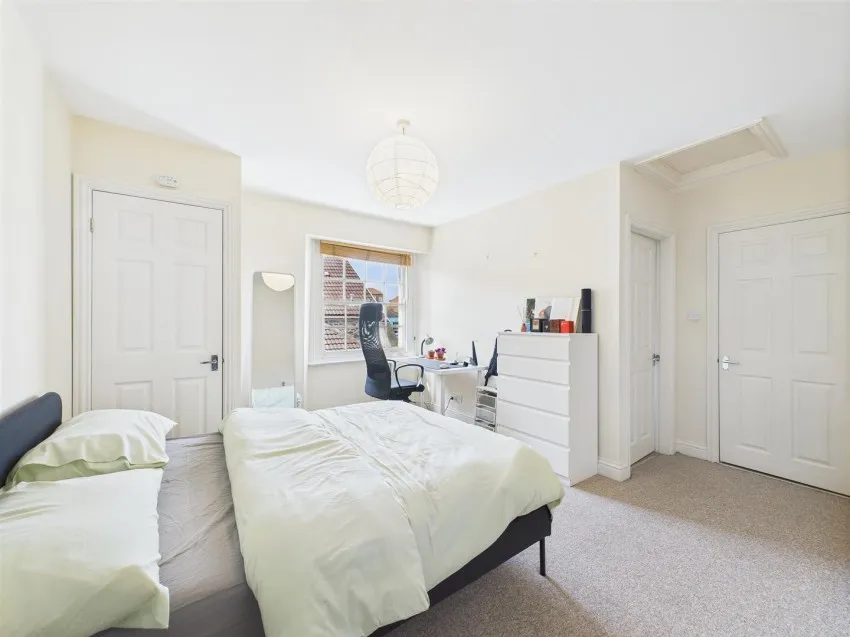 6,
                                Clevedon Terrace, Cotham,
                                Bristol, BS6 5TX