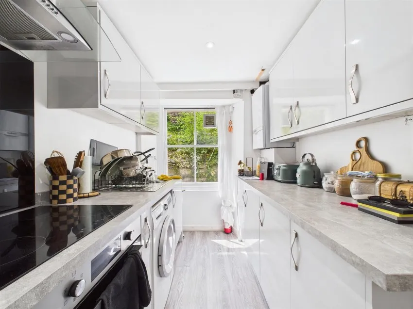 6,
                                Clevedon Terrace, Cotham,
                                Bristol, BS6 5TX