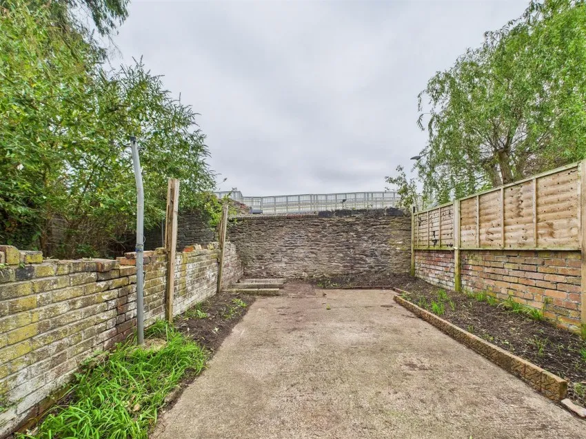 16, St Marks Grove, Easton, Bristol, BS5 0LJ