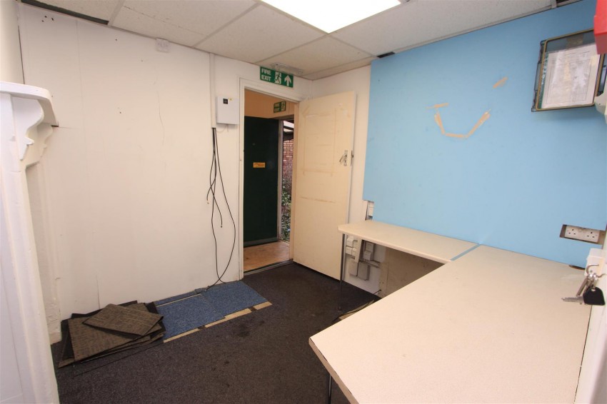 729, Fishponds Road, Fishponds, Bristol, BS16 3UW