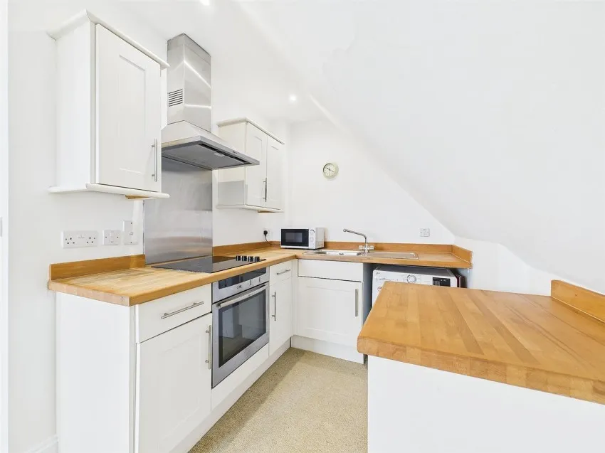 Flat 7, 2 Redland Court Road, Redland, Bristol, BS6 7EE