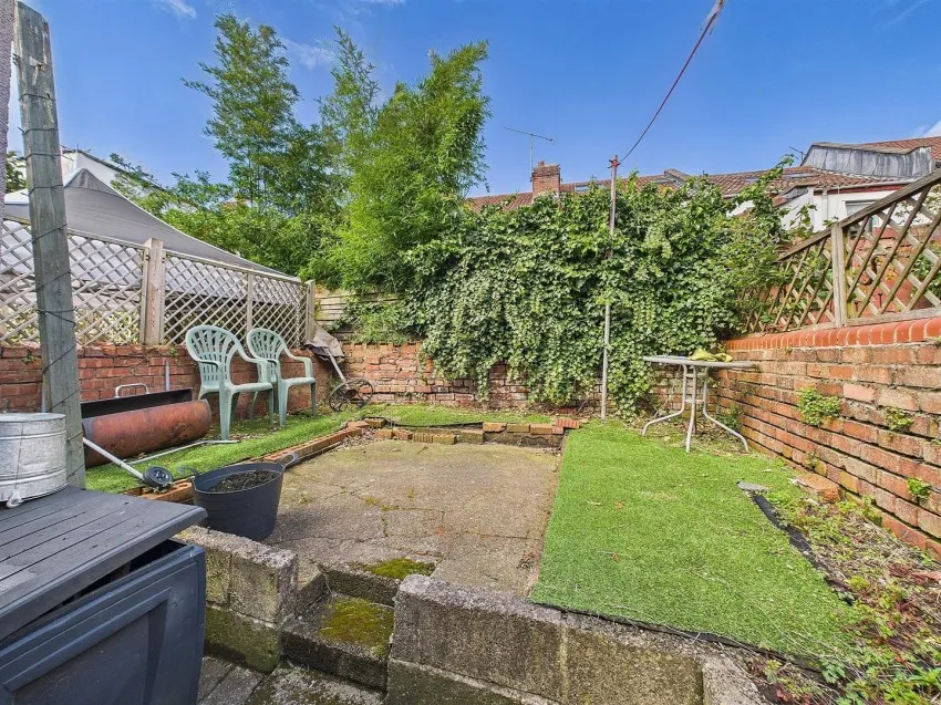 19, Tyne Street, St Werburghs, Bristol, BS2 9UA