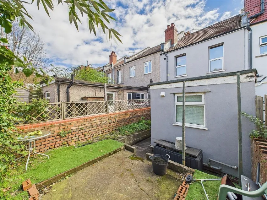 19, Tyne Street, St Werburghs, Bristol, BS2 9UA