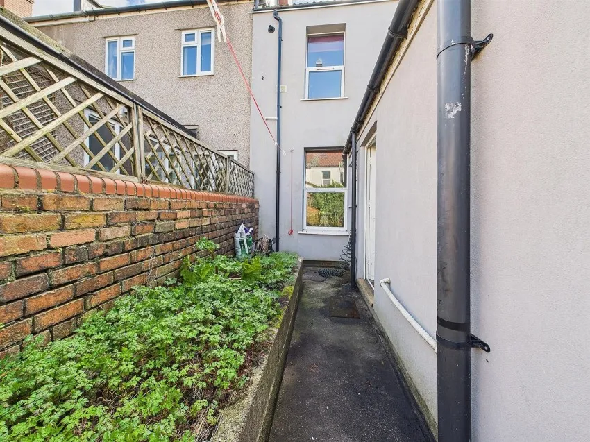 19, Tyne Street, St Werburghs, Bristol, BS2 9UA
