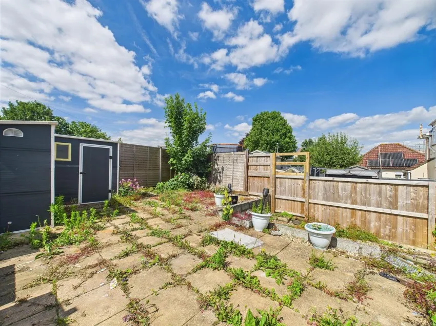 2, Rudgleigh Avenue, Pill, Bristol, BS20 0DU