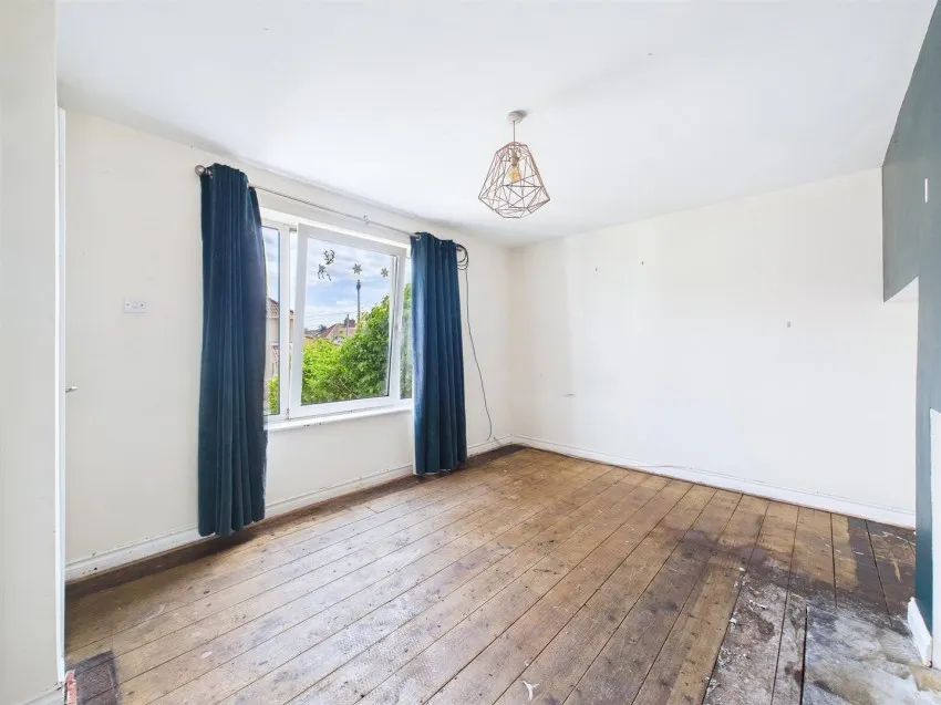2, Rudgleigh Avenue, Pill, Bristol, BS20 0DU