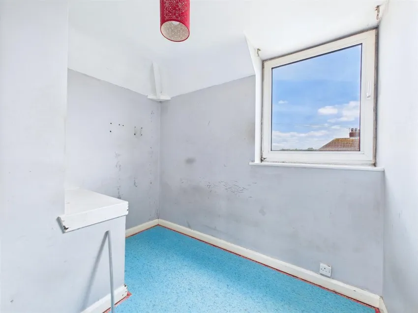 2, Rudgleigh Avenue, Pill, Bristol, BS20 0DU