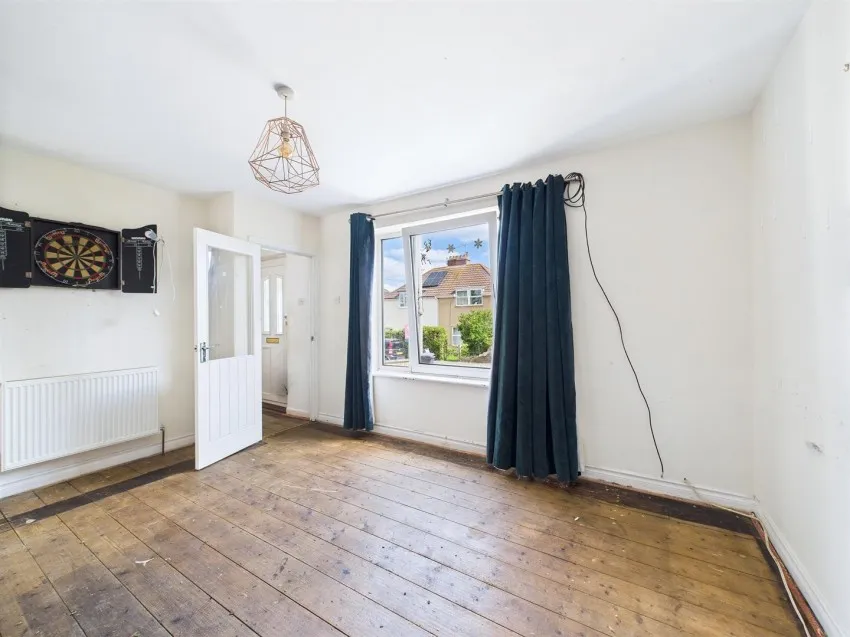 2, Rudgleigh Avenue, Pill, Bristol, BS20 0DU