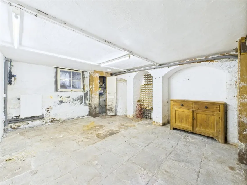 Lion House, 9 Castle Street, Thornbury, Bristol, BS35 1HA