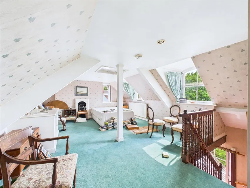 Lion House, 9 Castle Street, Thornbury, Bristol, BS35 1HA