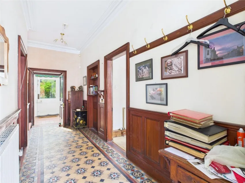 Lion House, 9 Castle Street, Thornbury, Bristol, BS35 1HA