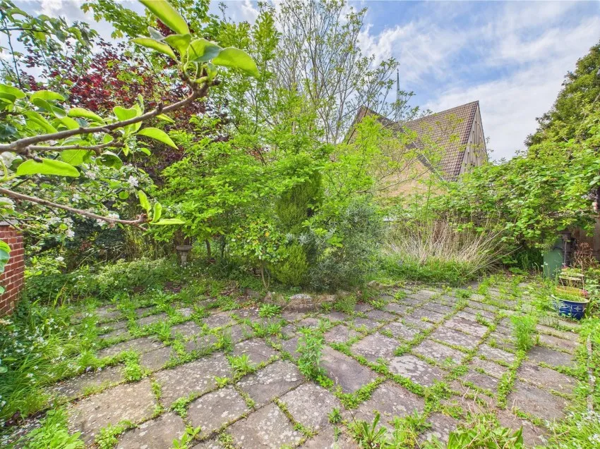 Lion House, 9 Castle Street, Thornbury, Bristol, BS35 1HA