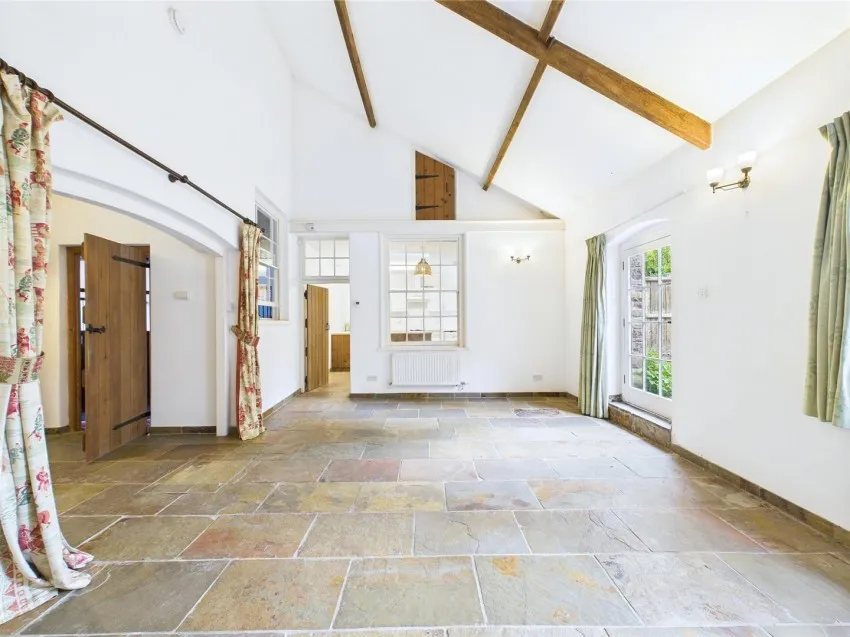 Lion House, 9 Castle Street, Thornbury, Bristol, BS35 1HA