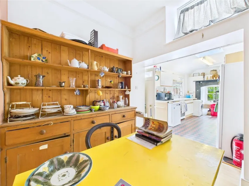 Lion House, 9 Castle Street, Thornbury, Bristol, BS35 1HA