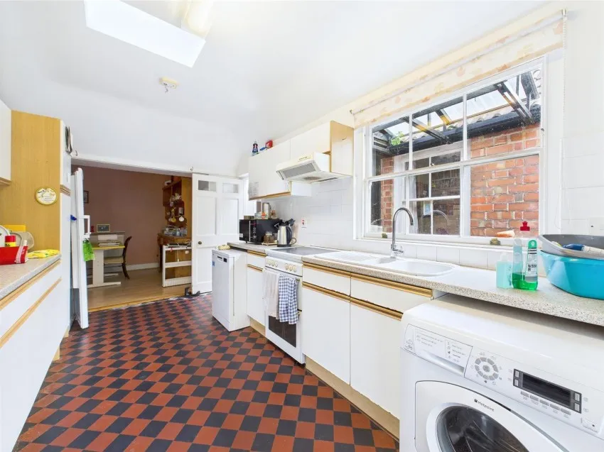 Lion House, 9 Castle Street, Thornbury, Bristol, BS35 1HA
