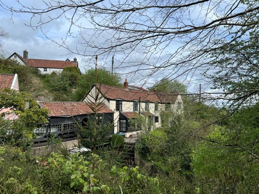 Wayside, Street End Lane, Blagdon, Bristol, BS40 7TW