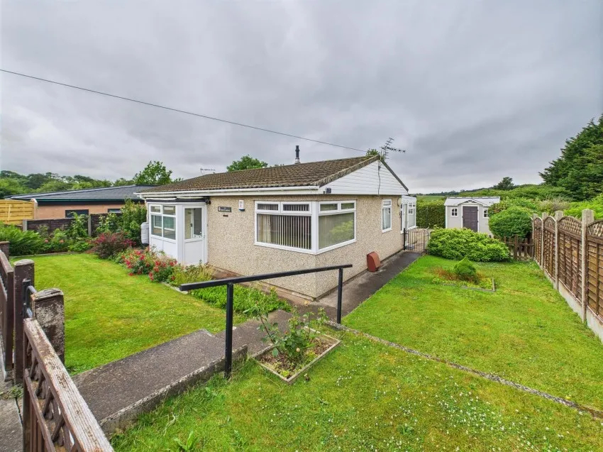 15,
                                Hadrian Close, Stoke Bishop,
                                Bristol, BS9 1DZ