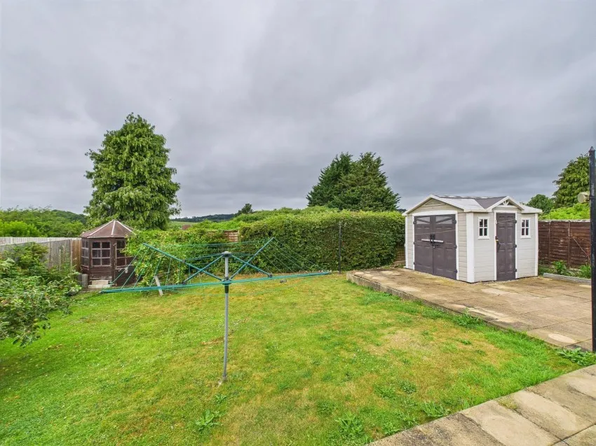 15,
                                Hadrian Close, Stoke Bishop,
                                Bristol, BS9 1DZ