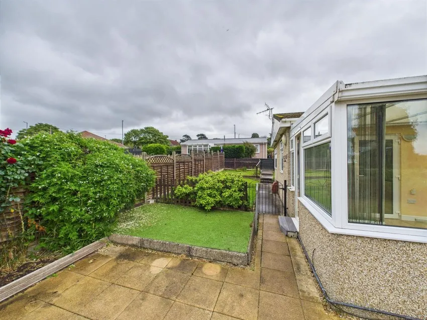 15,
                                Hadrian Close, Stoke Bishop,
                                Bristol, BS9 1DZ