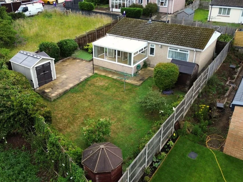 15,
                                Hadrian Close, Stoke Bishop,
                                Bristol, BS9 1DZ
