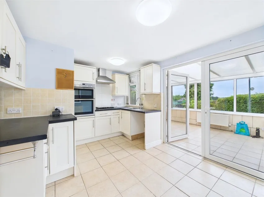 15,
                                Hadrian Close, Stoke Bishop,
                                Bristol, BS9 1DZ