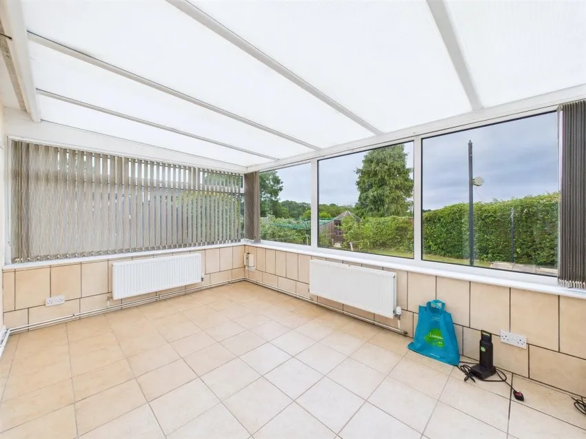15,
                                Hadrian Close, Stoke Bishop,
                                Bristol, BS9 1DZ