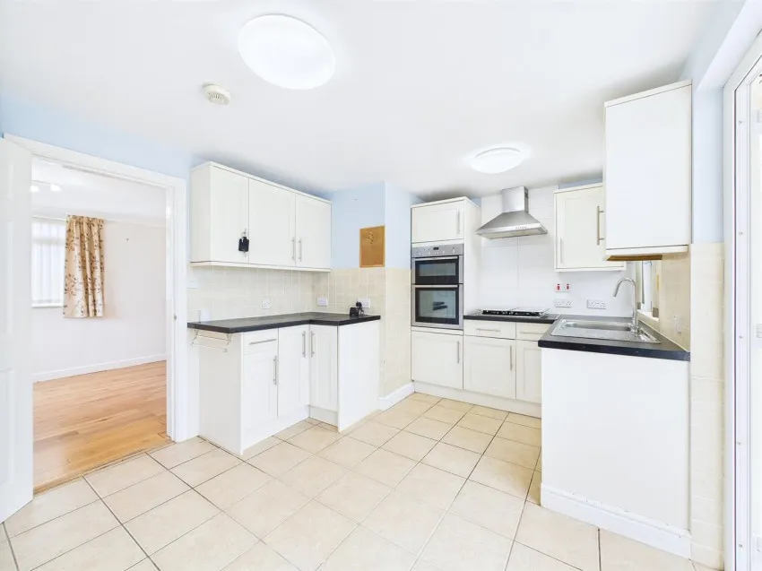 15,
                                Hadrian Close, Stoke Bishop,
                                Bristol, BS9 1DZ