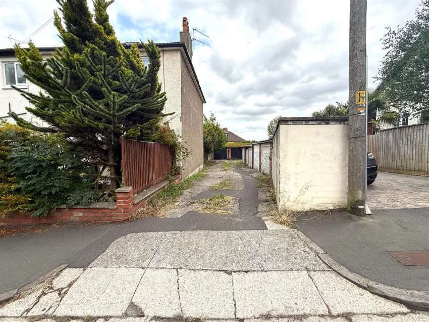 Garages off,
                                Palmerston Road, Redland,
                                Bristol, BS6 7RH