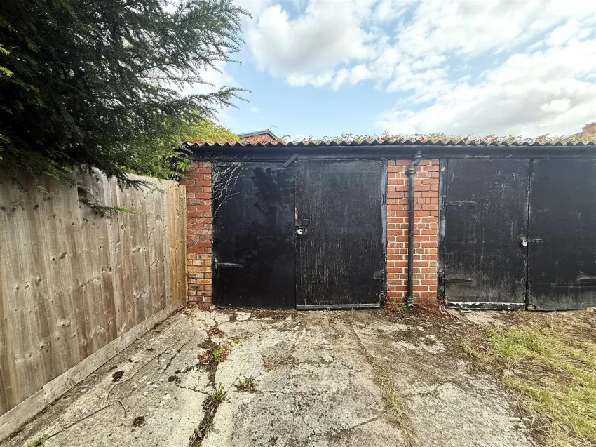 Garages off,
                                Palmerston Road, Redland,
                                Bristol, BS6 7RH