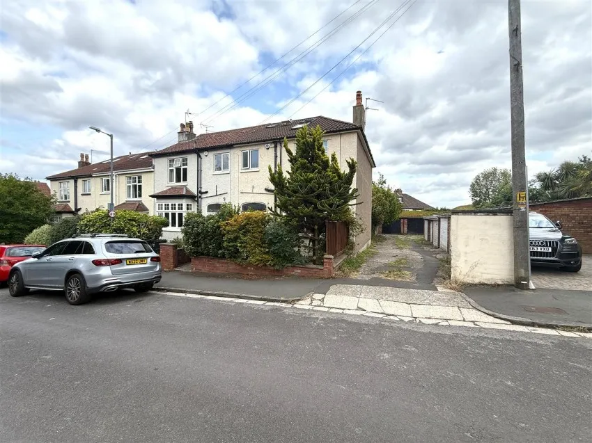 Garages off,
                                Palmerston Road, Redland,
                                Bristol, BS6 7RH