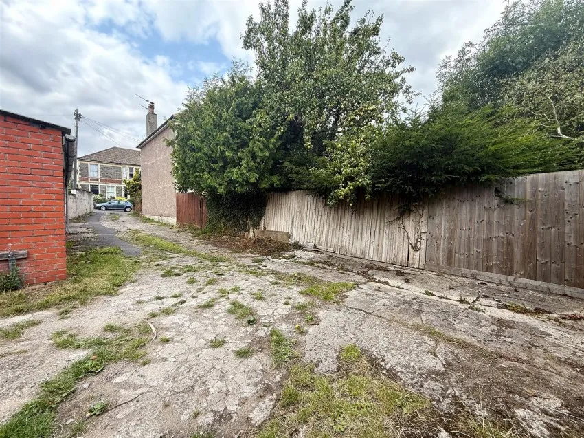 Garages off,
                                Palmerston Road, Redland,
                                Bristol, BS6 7RH
