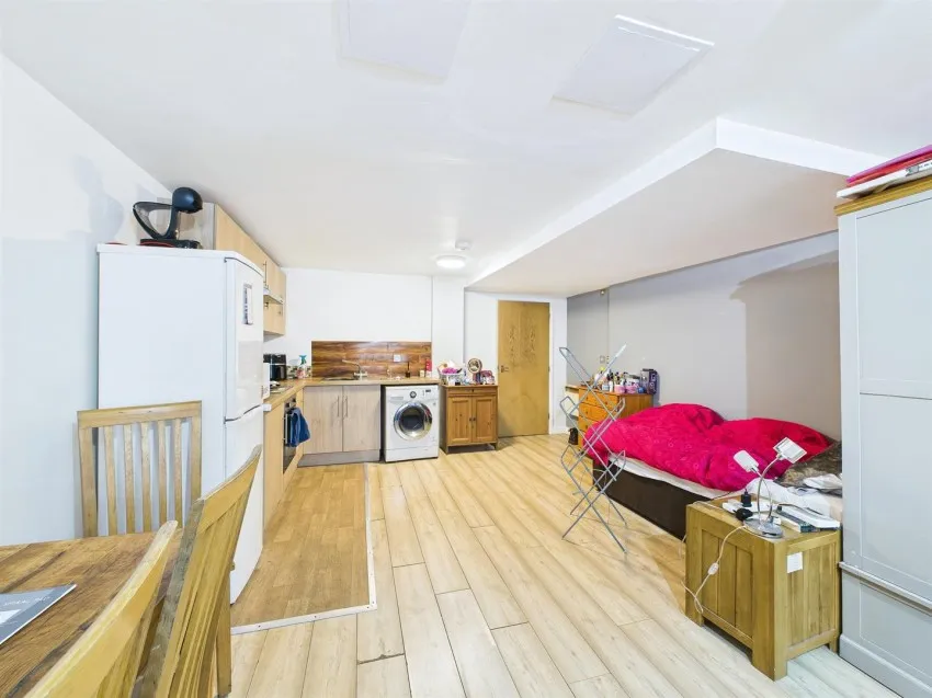 1-3, Victoria Parade, St George, Bristol, BS5 9DZ